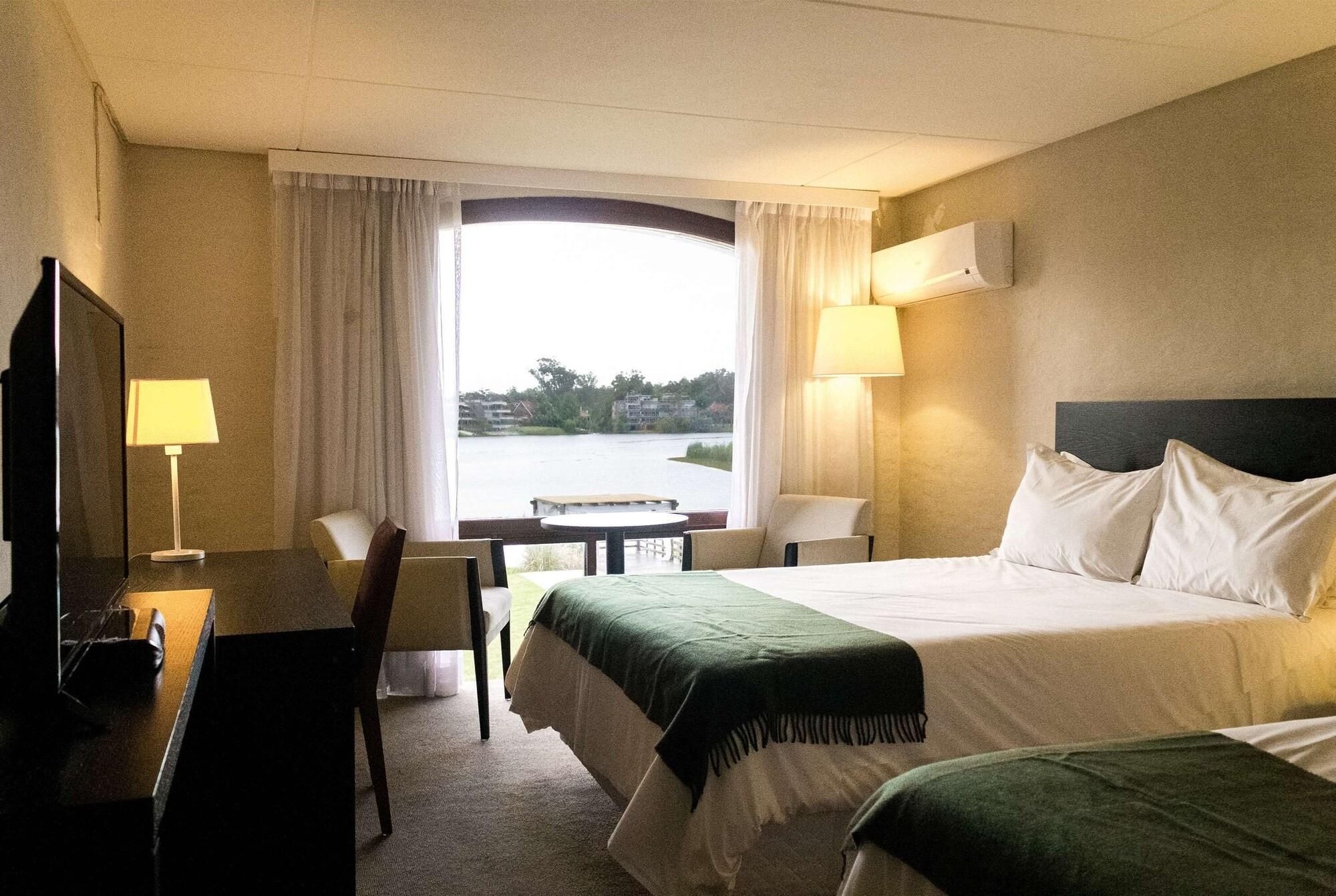 מלון סיודאד לה קוסטה Wyndham Garden Montevideo Carrasco מראה חיצוני תמונה