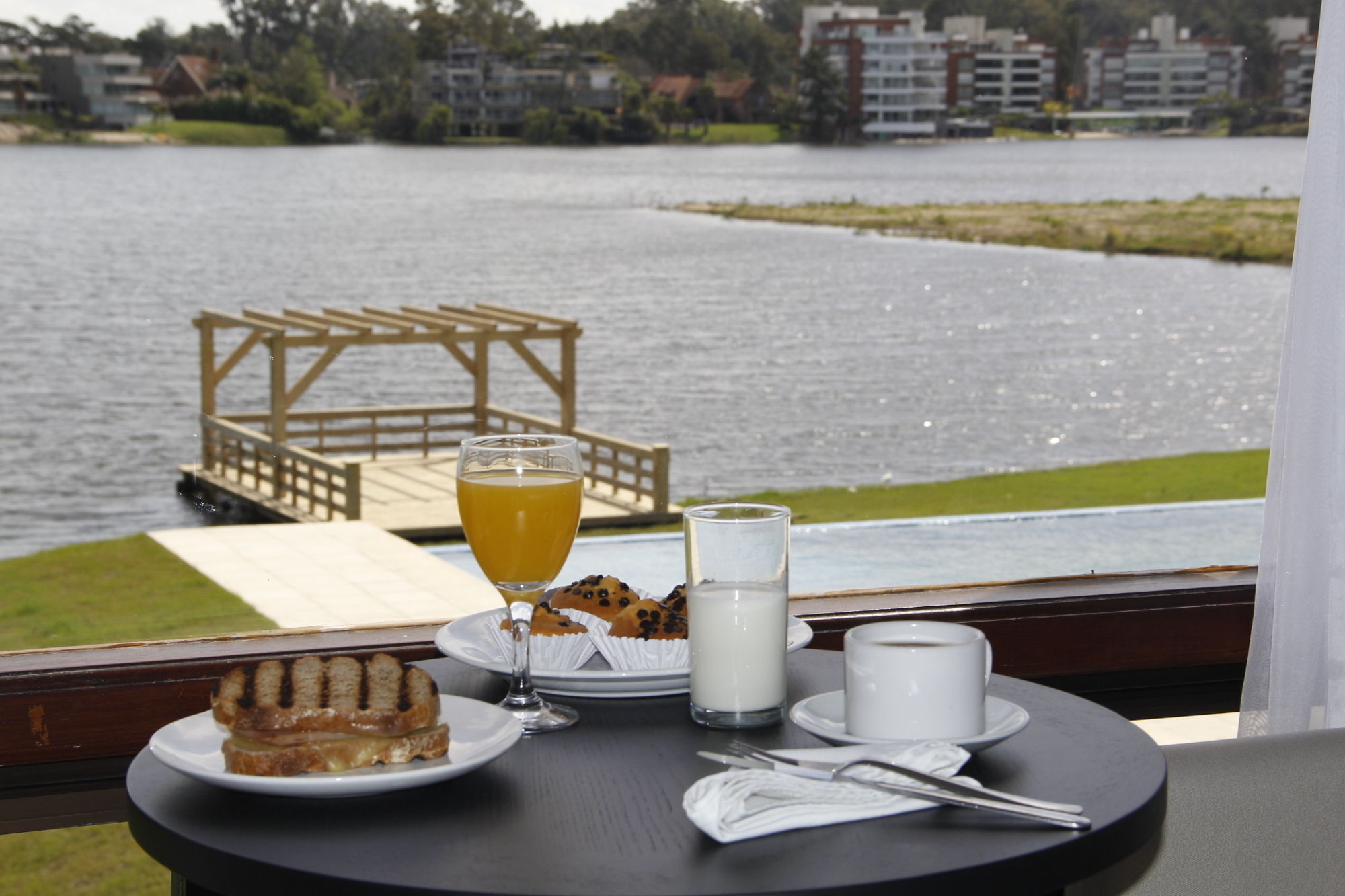 מלון סיודאד לה קוסטה Wyndham Garden Montevideo Carrasco מראה חיצוני תמונה