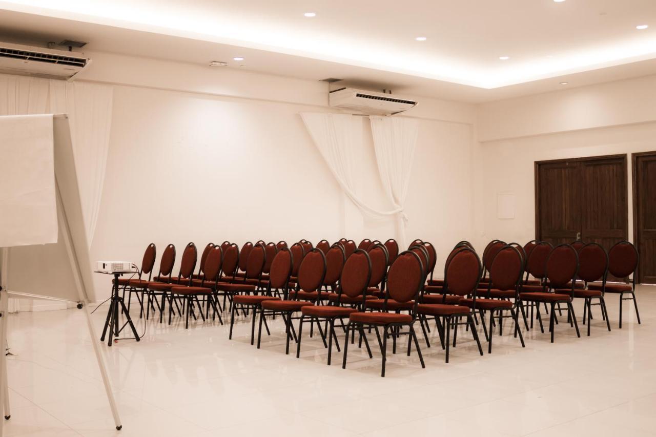 מלון סיודאד לה קוסטה Wyndham Garden Montevideo Carrasco מראה חיצוני תמונה